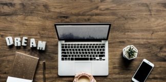 Czym kleić szklane powierzchnie?