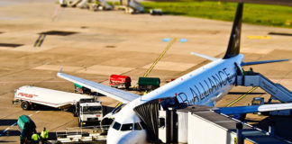 4 zalety parkingu na lotnisku z Parkos