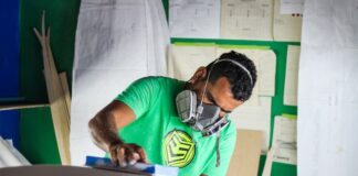 Jakie są najlepsze sposoby na rozwijanie umiejętności analitycznych w dziedzinie IT?