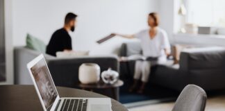 Sztuka autopromocji - jak rozwijać swój wizerunek zawodowy w sieci?