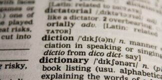 Jak rozpocząć naukę języka od zera: praktyczne wskazówki dla początkujących.