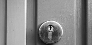 Ile kołków do styropianu na metr kwadratowy?