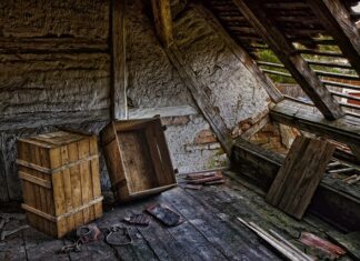 Czy skrzynka elektryczna może być w szafie?