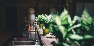 Dlaczego z kranu leci raz ciepła raz zimna woda?