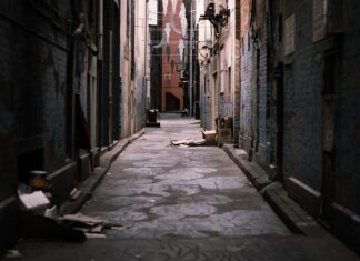 Czy można trzymać śmieci na balkonie?