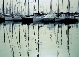 Jak pakować rzeczy do worków próżniowych? Jak pakować rzeczy do worków próżniowych?