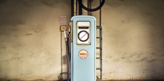 Jak dorobić paliwo do kosy spalinowej?