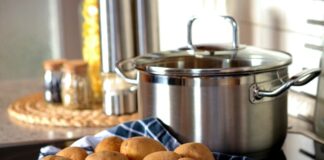 Jak długo gotować jabłka w sokowniku?